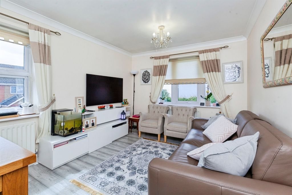 Property photo 2 of 12