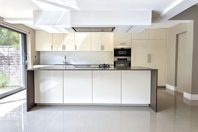 Property photo 2 of 19 Photo 17