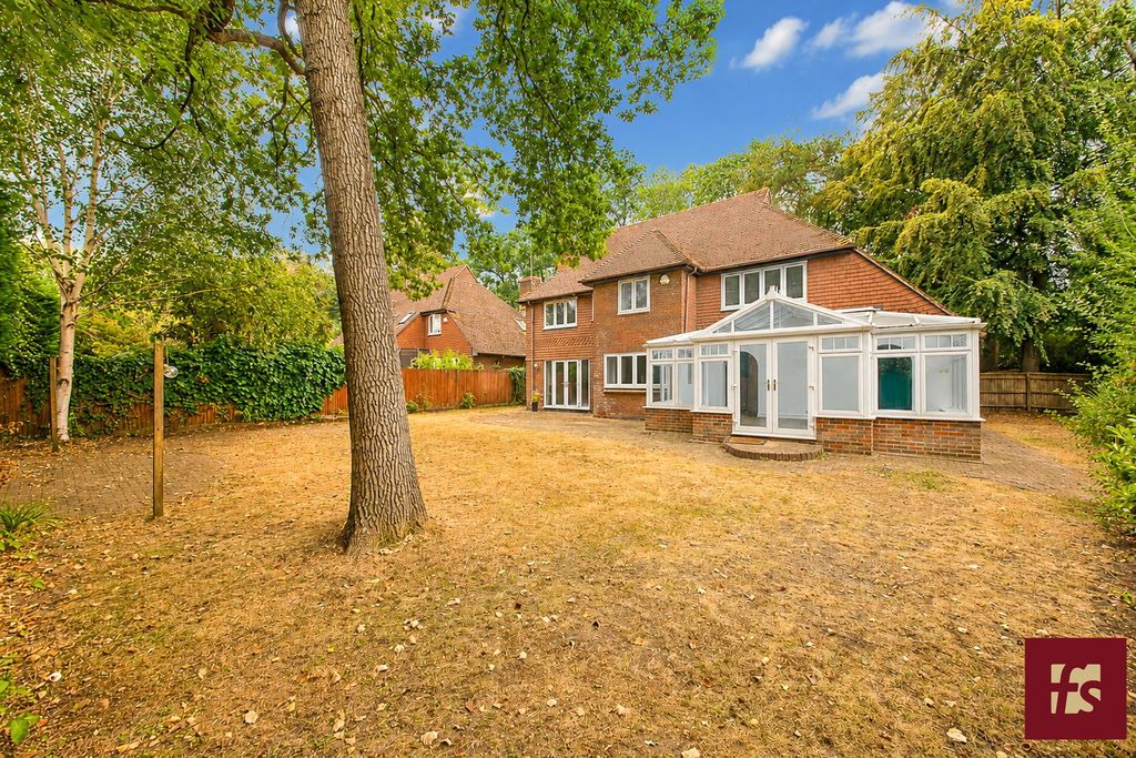 Property photo 2 of 21