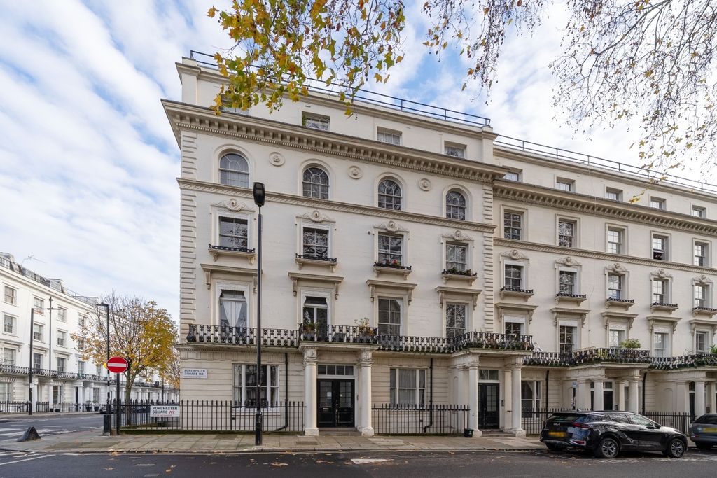 Property photo 2 of 7 External