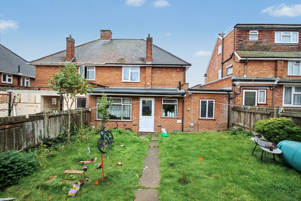 Property photo 1 of 12 Chaplin Road, Wembley, Middlesex Ha0