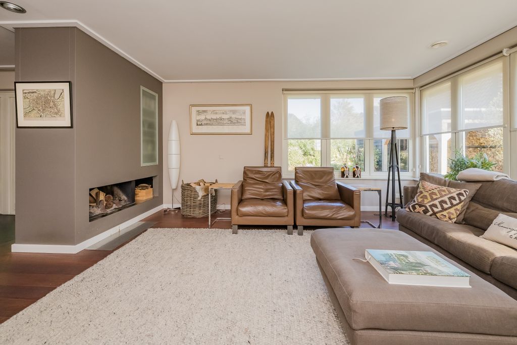 Property photo 3 of 72