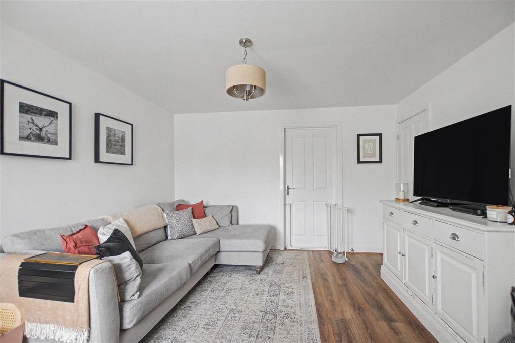 Property photo 2 of 23 Lounge_1.Jpeg