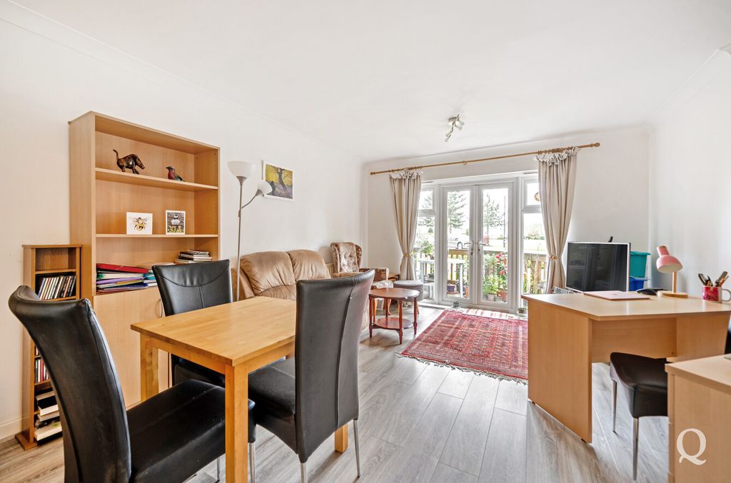 Property photo 2 of 18 99B803Eb-F72A-462...