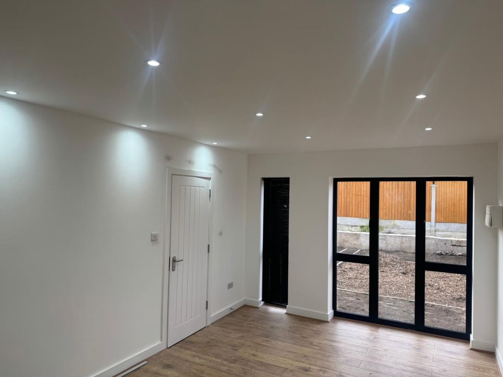 Property photo 2 of 15 Gallery