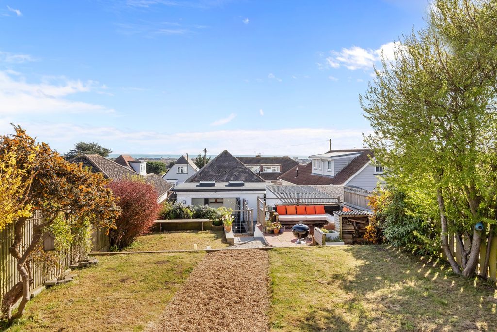 Property photo 3 of 16 5019174