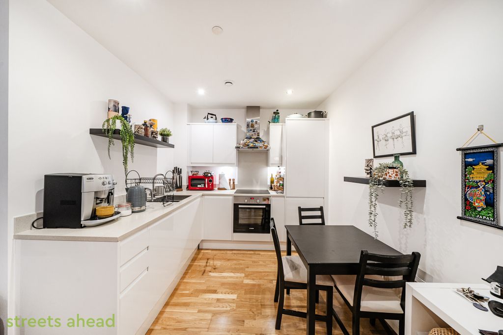 Property photo 2 of 12 E08A297B-00c4-4c9...