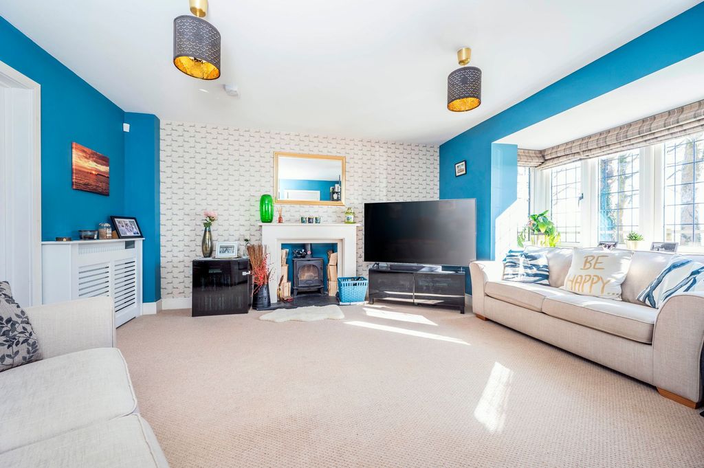 Property photo 2 of 26 Living Room