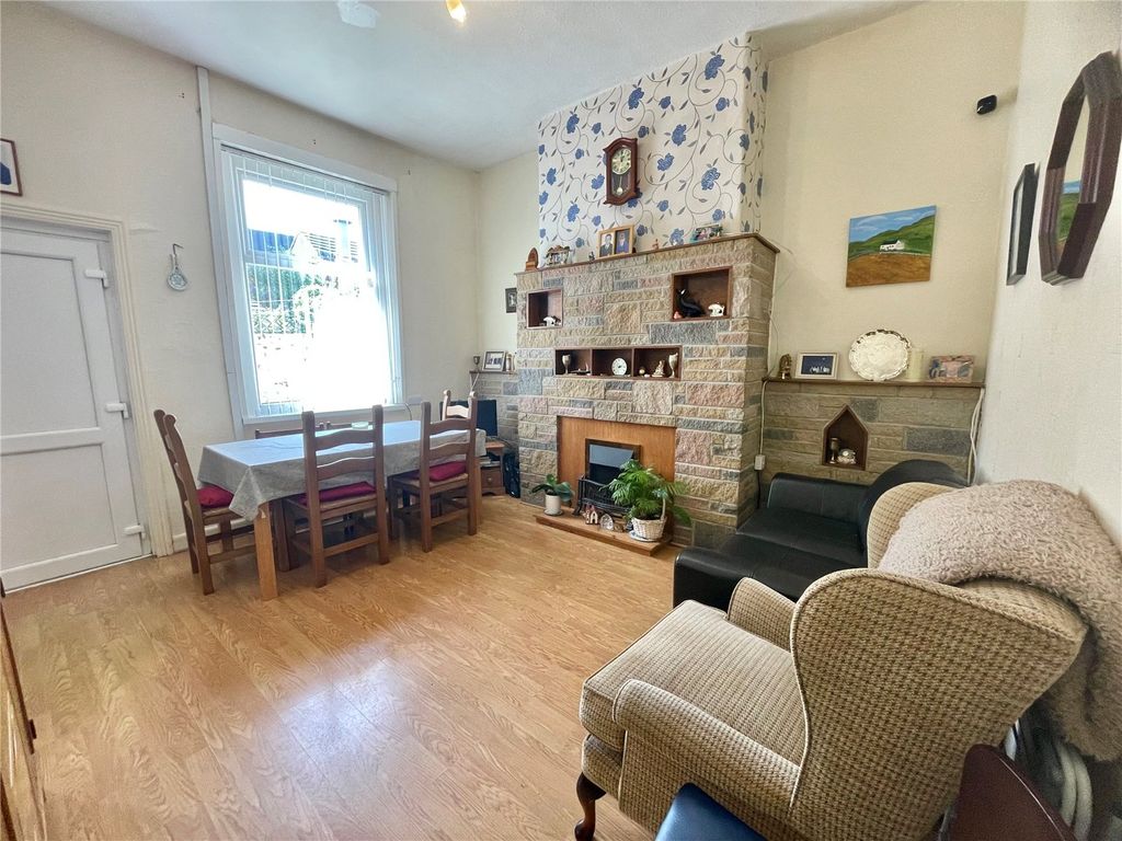 Property photo 3 of 10 Dining Room