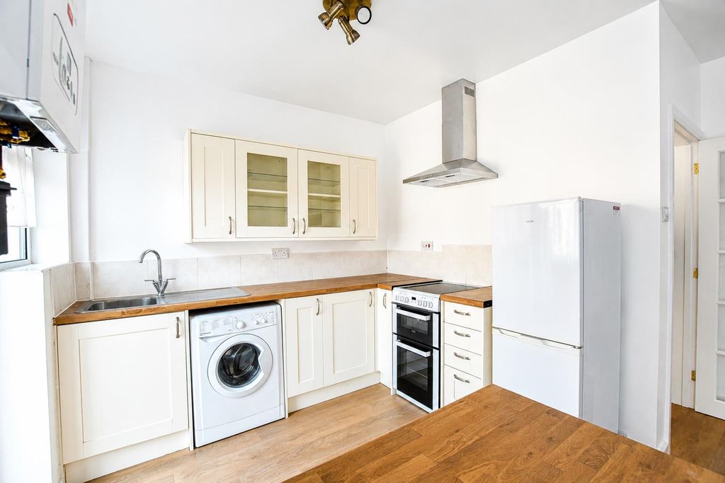 Property photo 2 of 9 4.Png