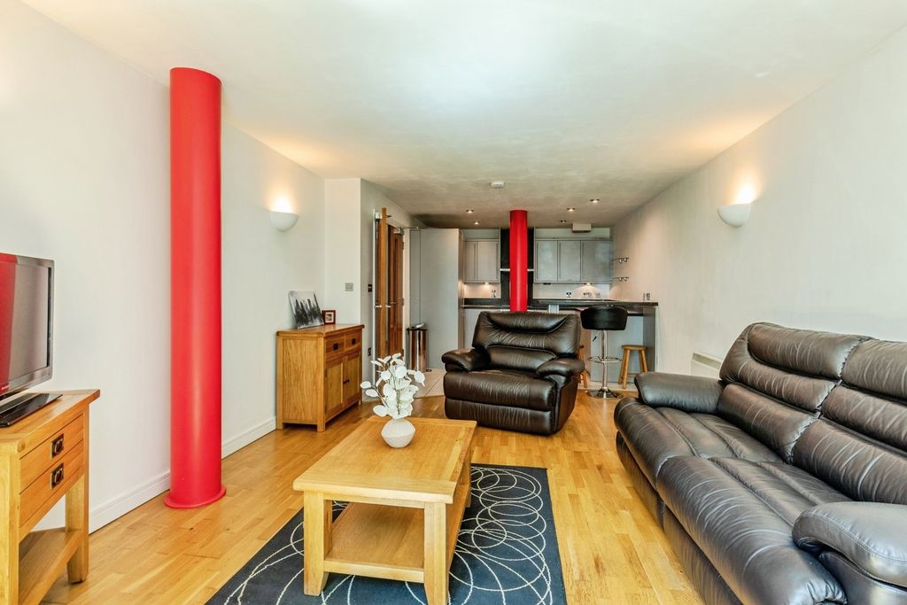 Property photo 3 of 11 Pbox-Img.Jpg