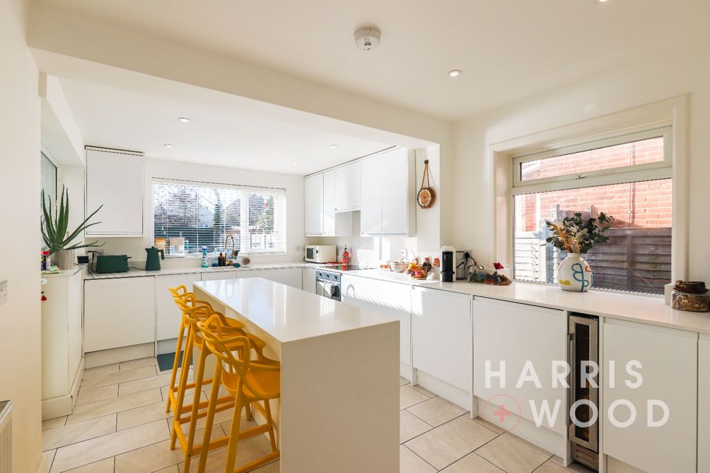 Property photo 3 of 16 4032075