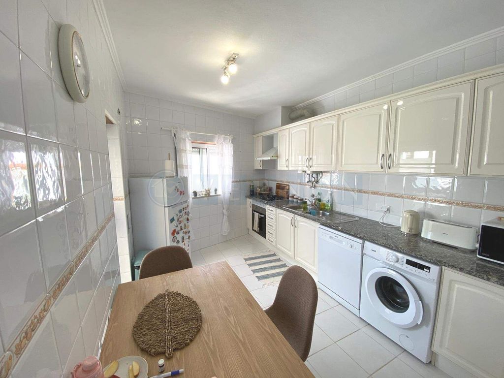 Property photo 2 of 27