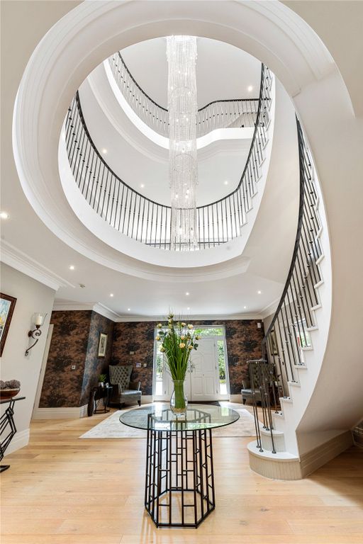 Property photo 3 of 40 Stairwell