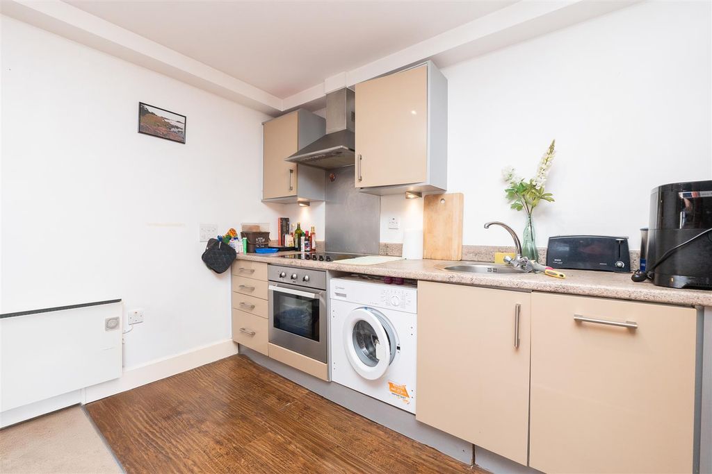 Property photo 2 of 15 Flat-18-Centro-Bs1-3Nn-7.Jpg