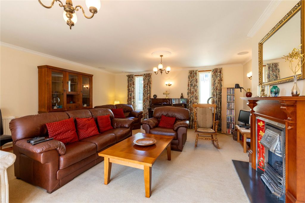 Property photo 3 of 28 Picture No. 03