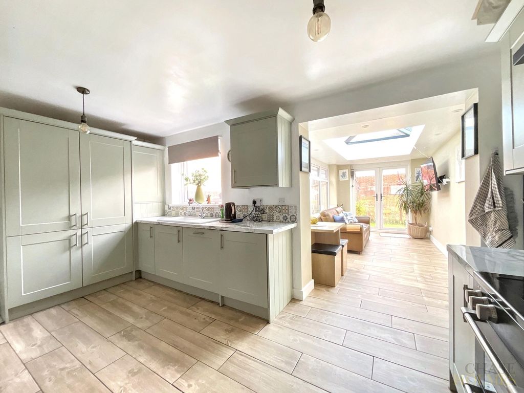 Property photo 2 of 25