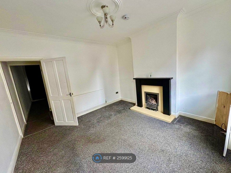 Property photo 2 of 8 Front Room