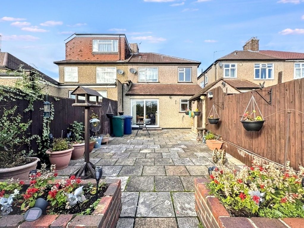 Property photo 2 of 17 Garden