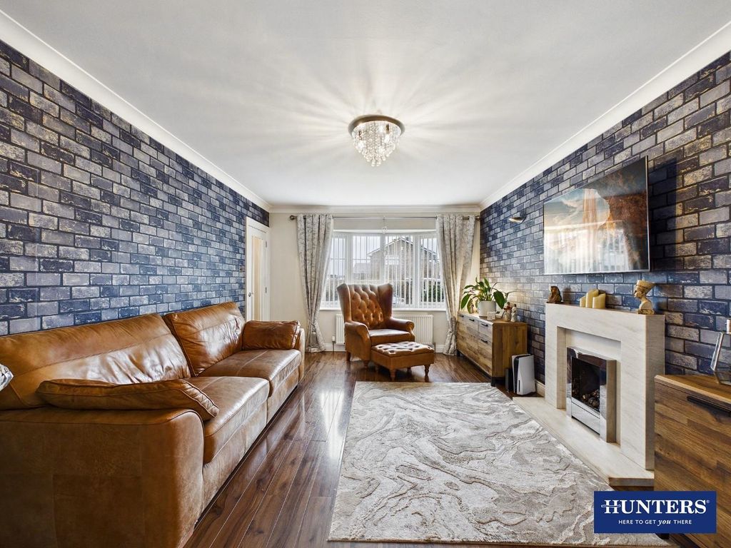 Property photo 3 of 20 Living Room