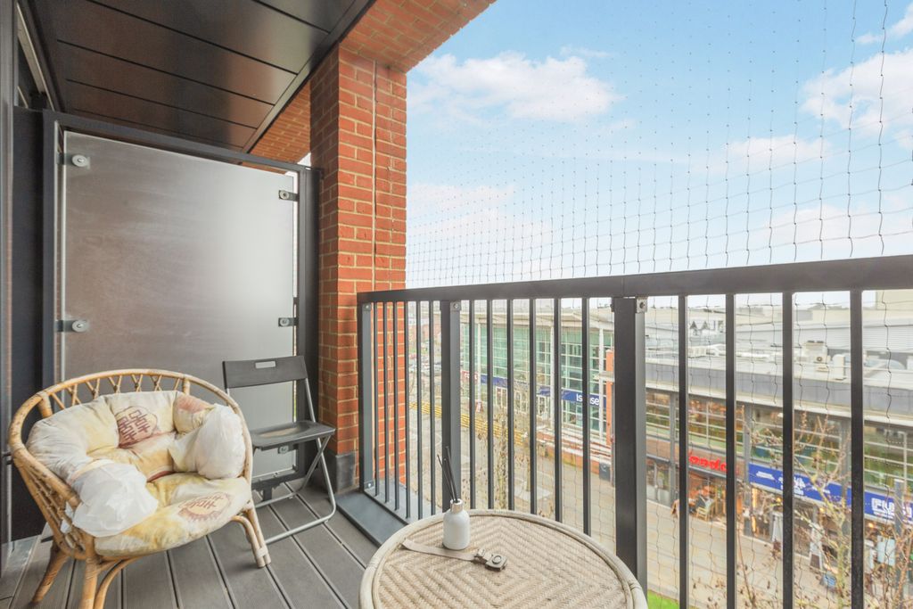 Property photo 1 of 12 2026-02-23-Flat45Theexchangeexchangestreetaylesburyhp201Ur-1001913592-1392