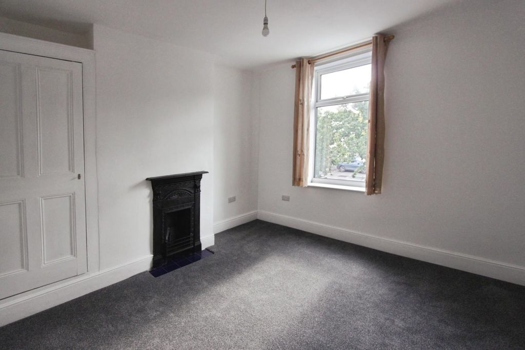 Property photo 3 of 7 B165168E-Bedroom 201.Jpg