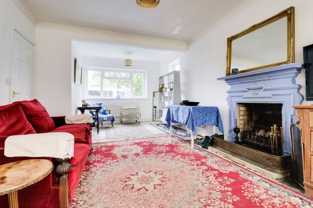 Property photo 3 of 13