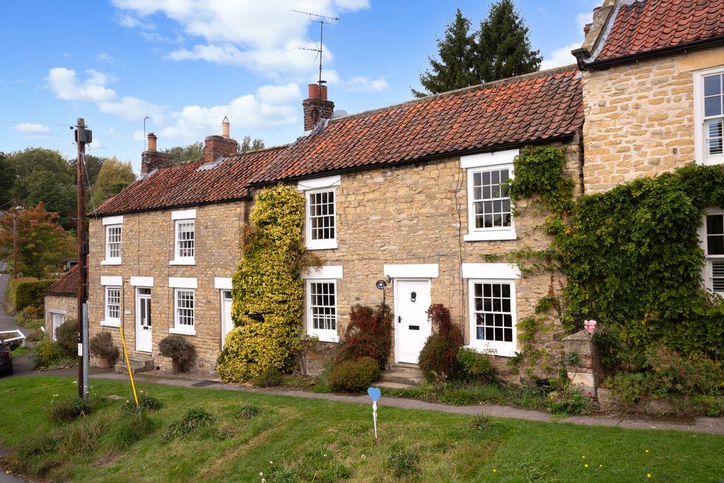 Property photo 1 of 17 Front External