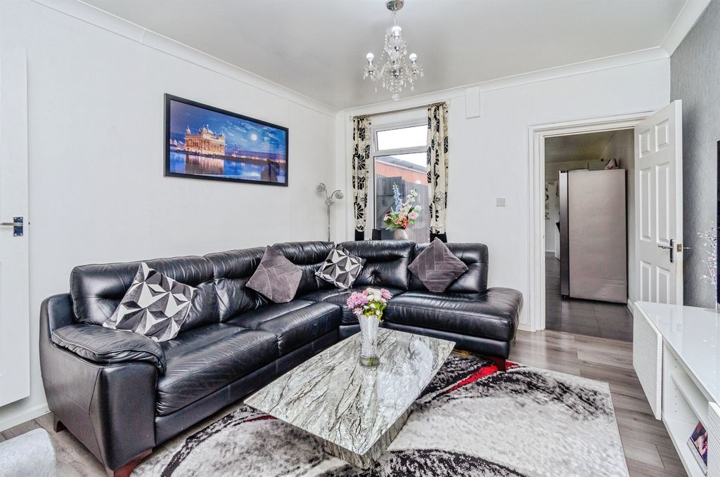 Property photo 2 of 17