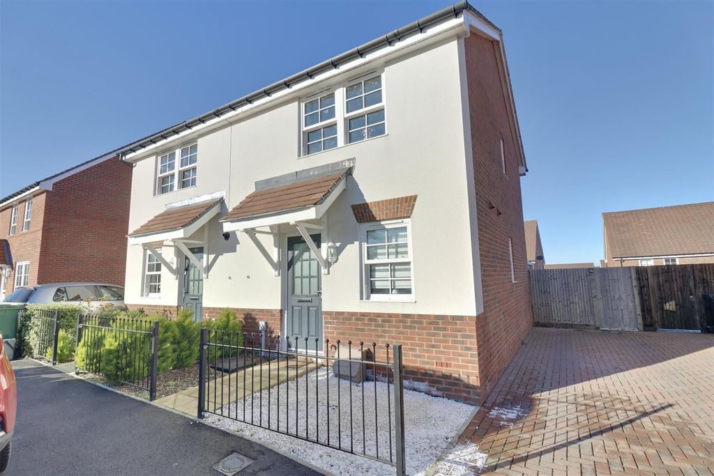 Property photo 1 of 15 C1469E30-9778-43Ac-Ba86-D94499Df2E8B_1_201_A.Jpeg