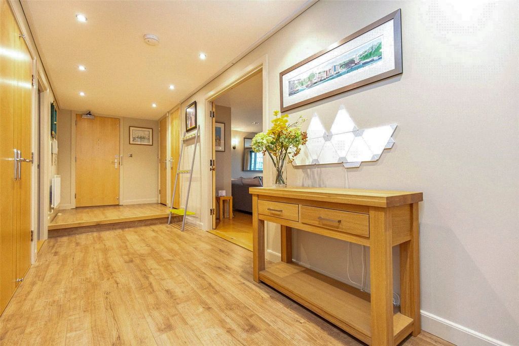 Property photo 3 of 13 Picture No. 23