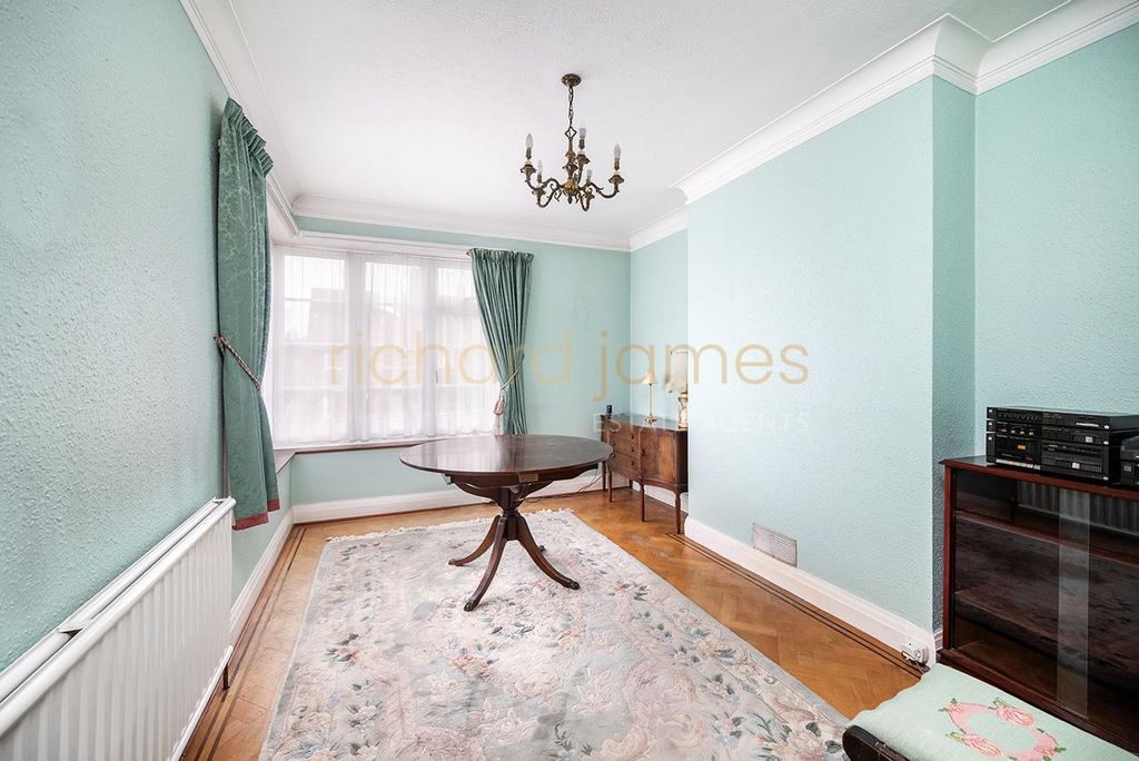 Property photo 3 of 14 W04.Jpg