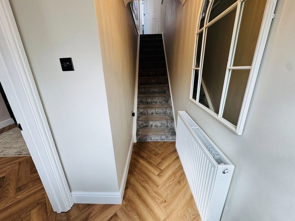Property photo 2 of 34