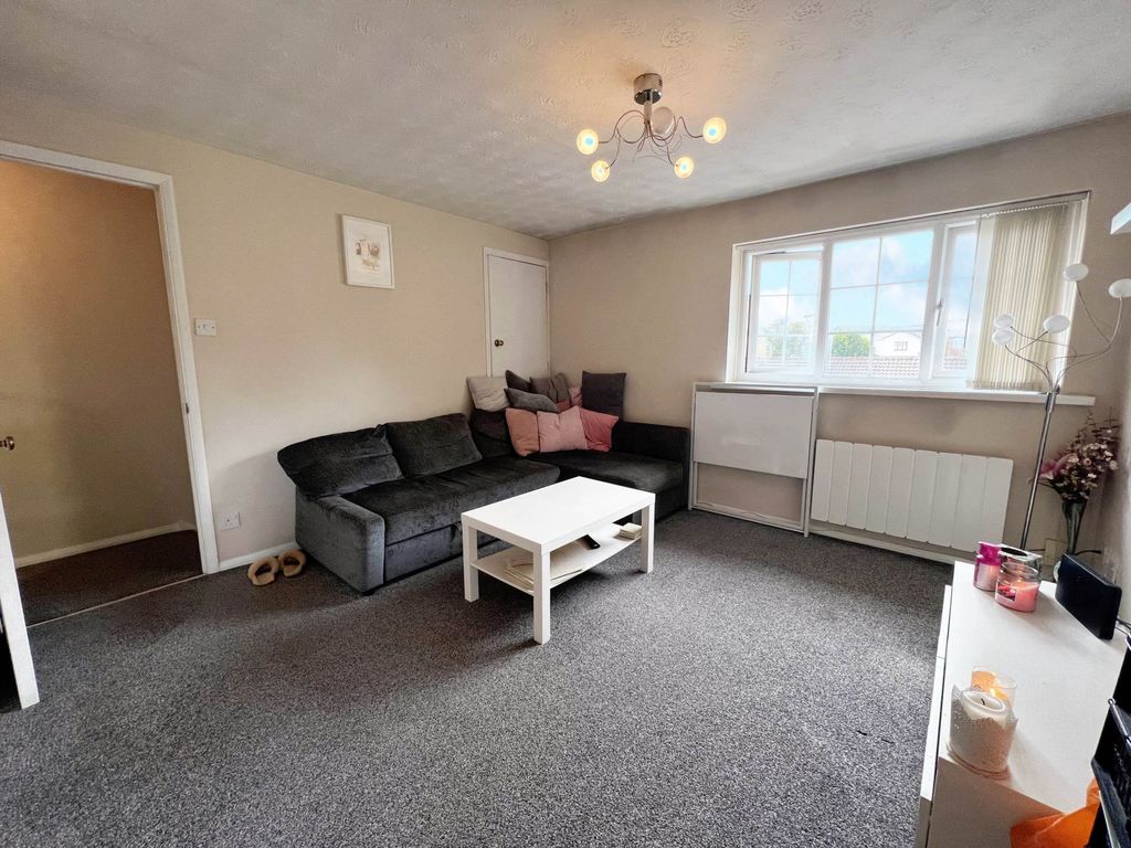 Property photo 2 of 9