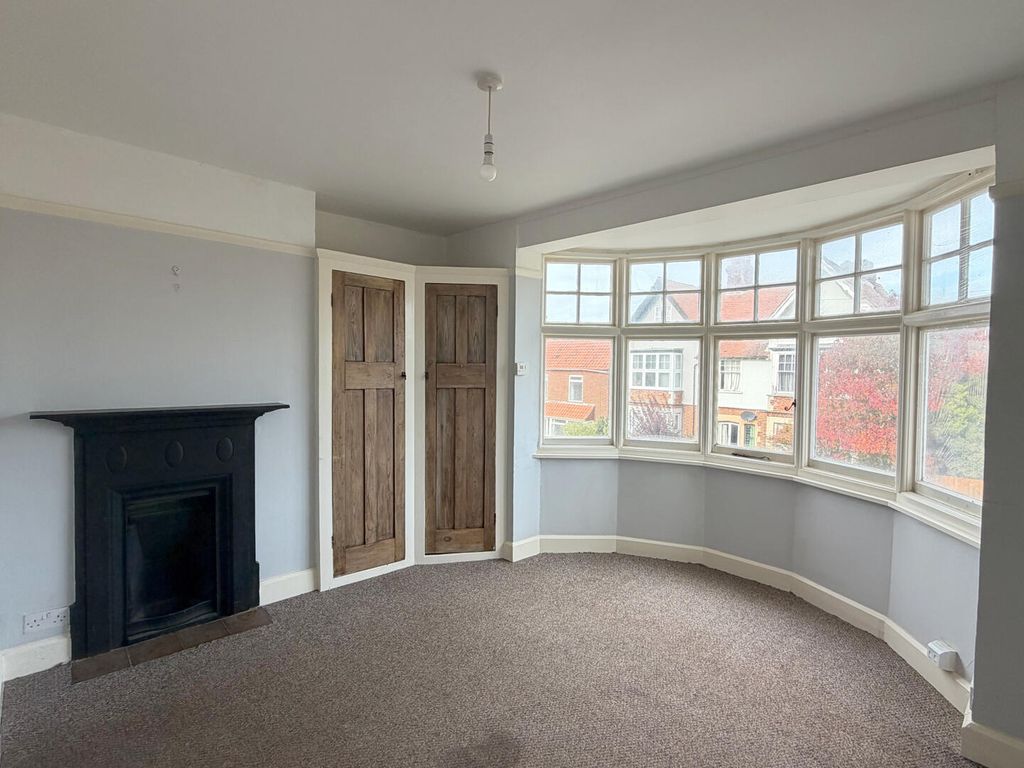 Property photo 3 of 9 Living Room