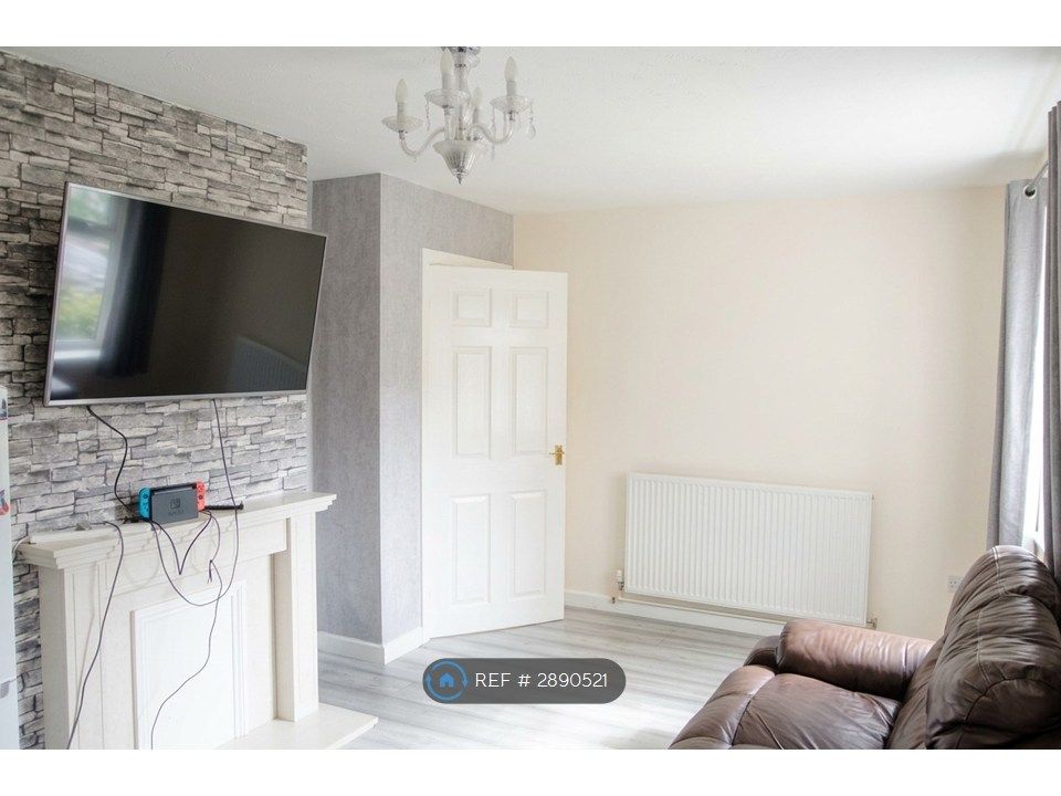 Property photo 3 of 20 Living Room From Convervatory