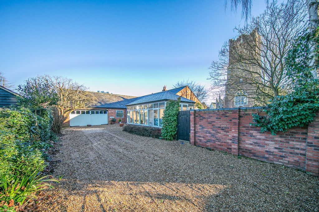 Property photo 1 of 39