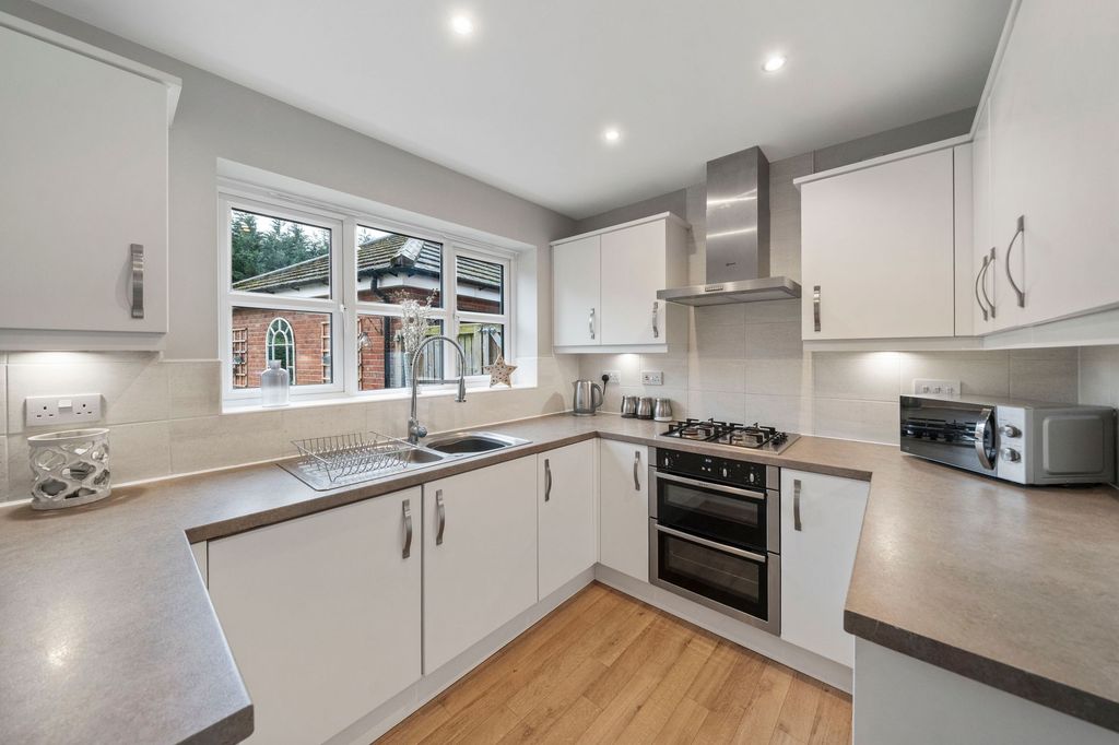 Property photo 3 of 26