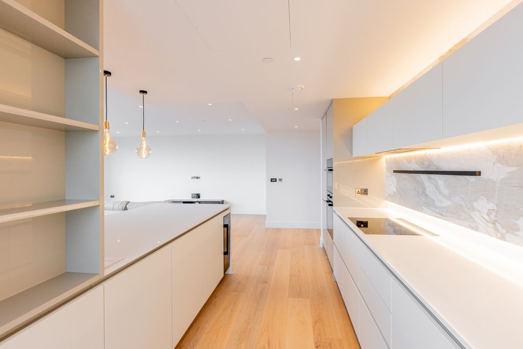 Property photo 1 of 42