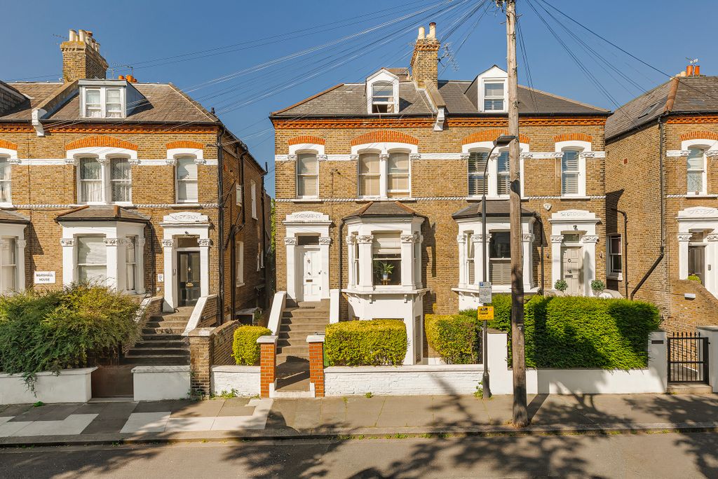Property photo 1 of 11