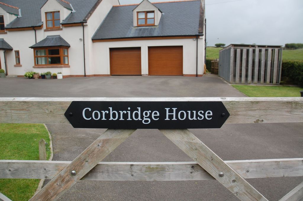 Property photo 2 of 39