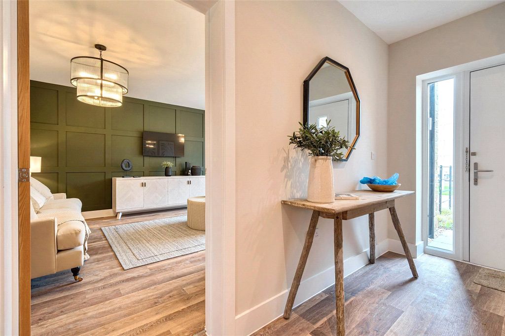 Property photo 3 of 21 Show Home