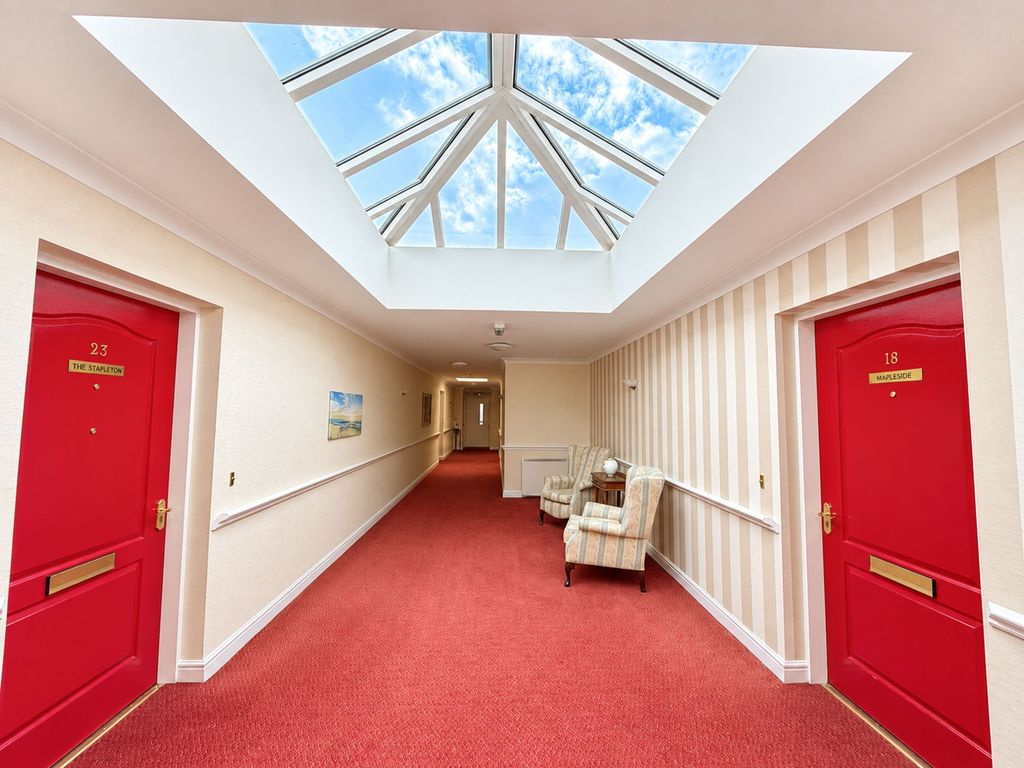 Property photo 3 of 20 Communal Hallway