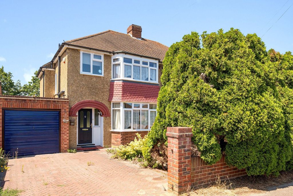 Property photo 1 of 13 1-6A5E3A210070F-1...