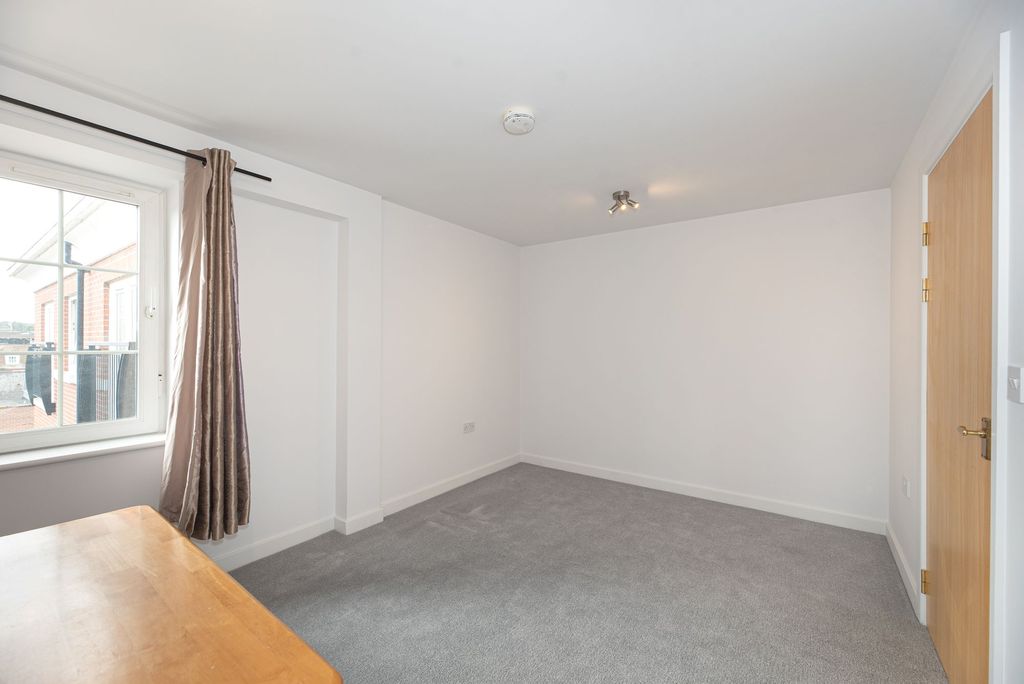 Property photo 3 of 5