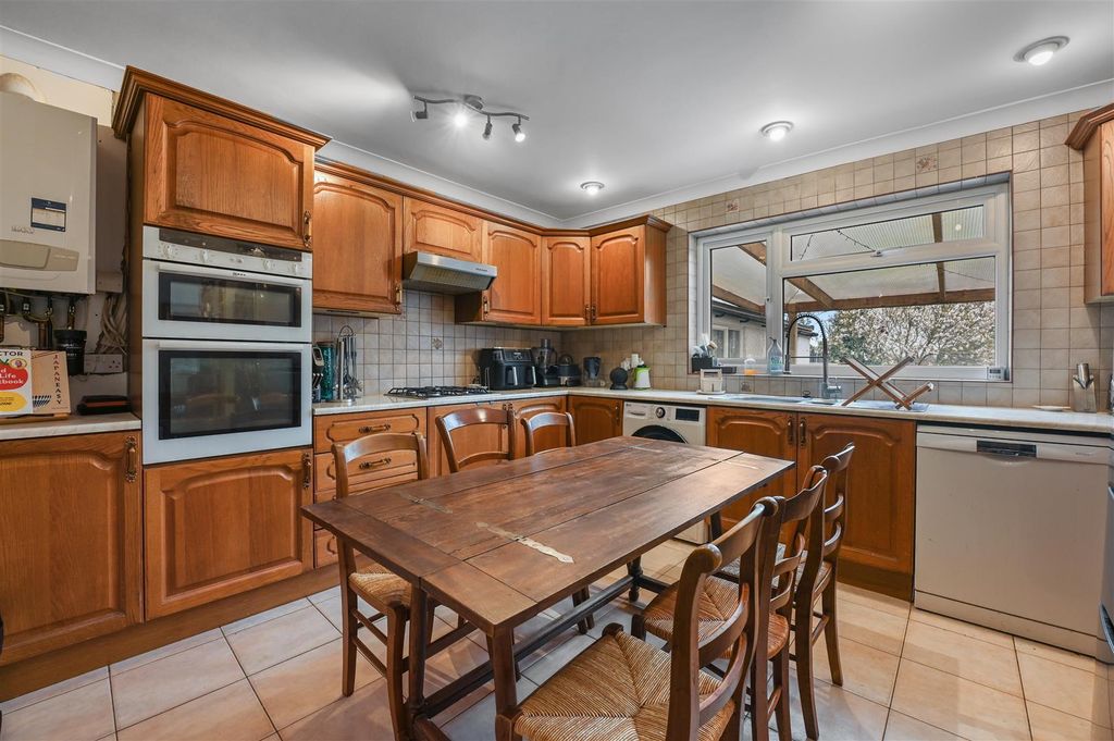 Property photo 2 of 28 -