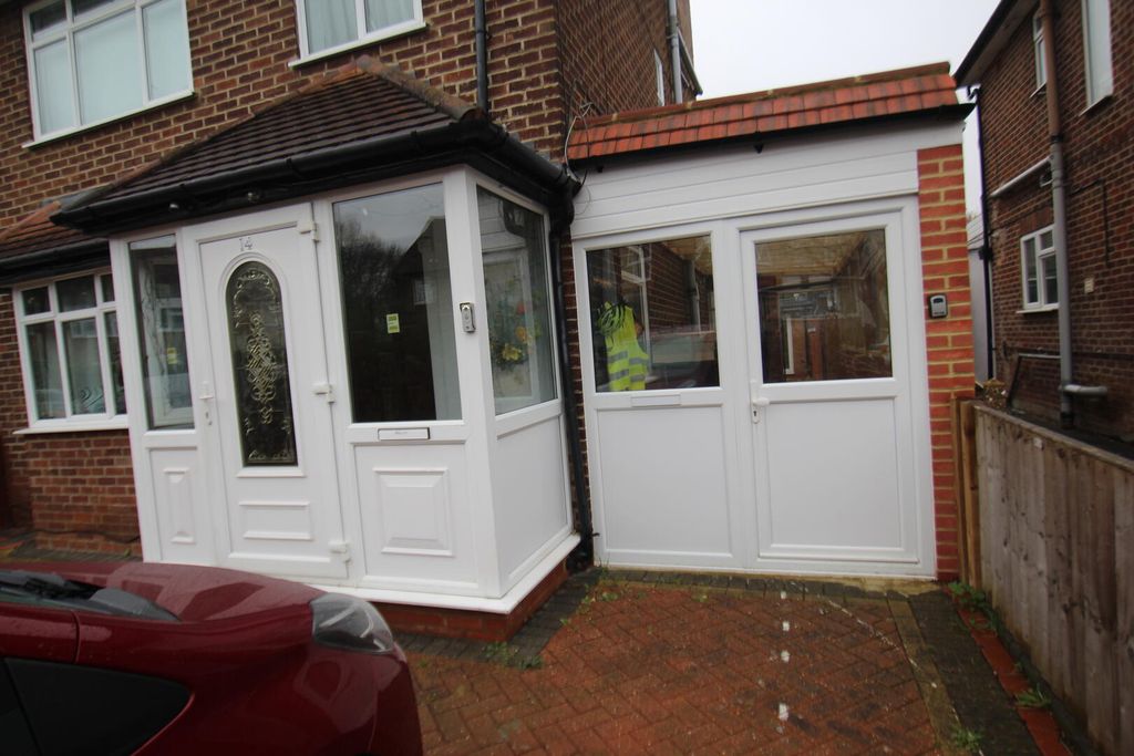 Property photo 1 of 14 Front (Exterior)