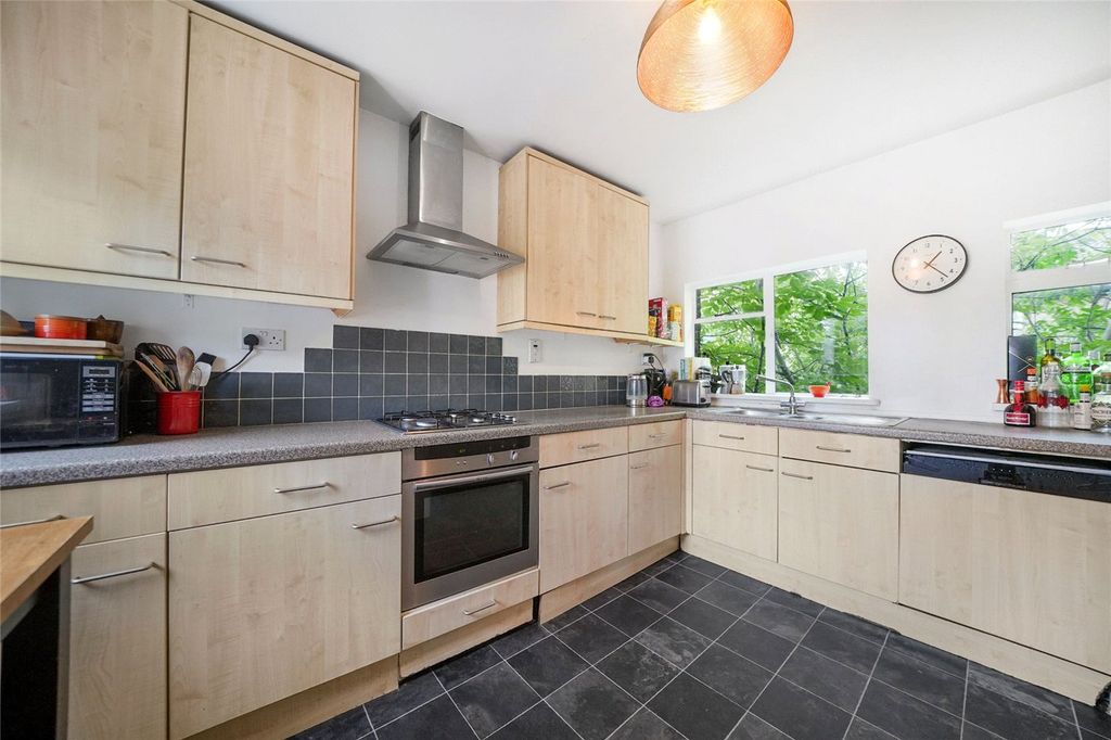 Property photo 2 of 16 Picture No. 08