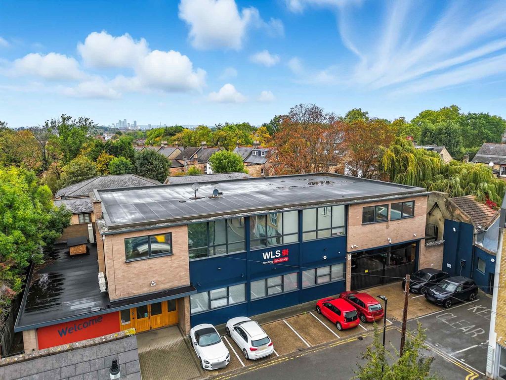 Property photo 1 of 6