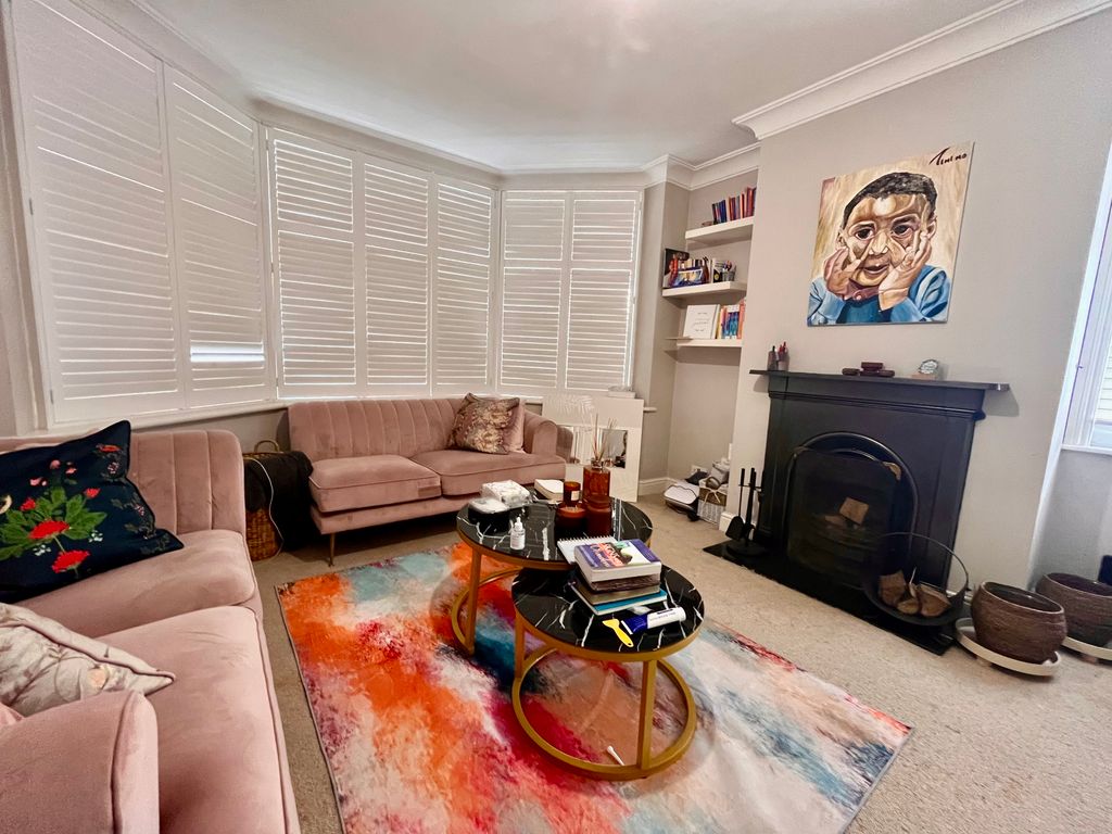 Property photo 3 of 11 Image